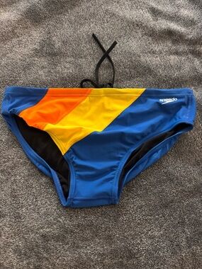 Speedo Black Swimwear Label with White Tag